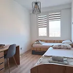 19th & 18th & 7th Floor Secure With Pool & Fitness & Parking Included In Price - Self Check-in Available