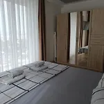 19th & 18th & 7th Floor Secure With Pool & Fitness & Parking Included In Price - Self Check-in Available