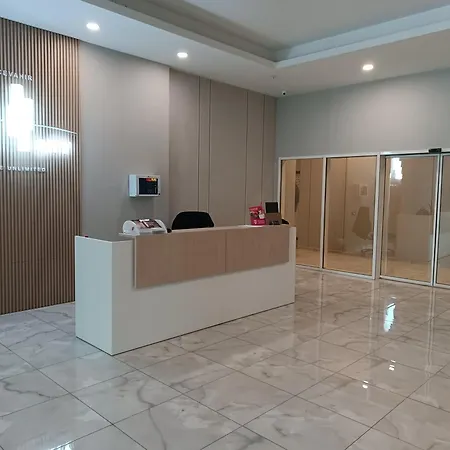 19th & 18th Floor Secure With Pool & Fitness & Parking Included In Price Скоп'є