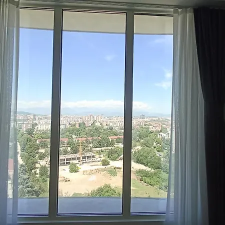 19th & 18th Floor Secure With Pool & Fitness & Parking Included In Price Appartement Skopje