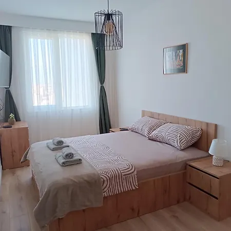 19th & 18th Floor Secure With Pool & Fitness & Parking Included In Price Appartement Skopje