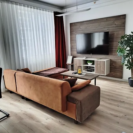 19th & 18th & 7th Floor Secure With Pool & Fitness & Parking Included In Price - Self Check-in Available Skopje