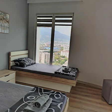 19th & 18th Floor Secure With Pool & Fitness & Parking Included In Price