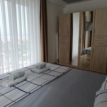 19th & 18th Floor Secure With Pool & Fitness & Parking Included In Price