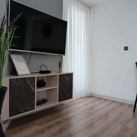 19th & 18th Floor Secure With Pool & Fitness & Parking Included In Price