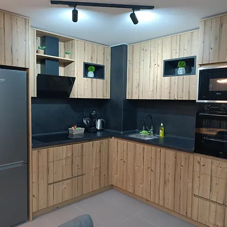 19th & 18th & 7th Floor Secure With Pool & Fitness & Parking Included In Price *