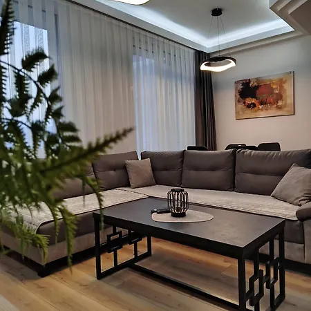 19th & 18th & 7th Floor Secure With Pool & Fitness & Parking Included In Price - Self Check-in Available