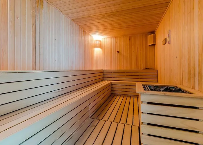 19th & 18th & 7th Floor Secure With Pool & Fitness & Parking Included In Price - Self Check-in Available Appartement Skopje