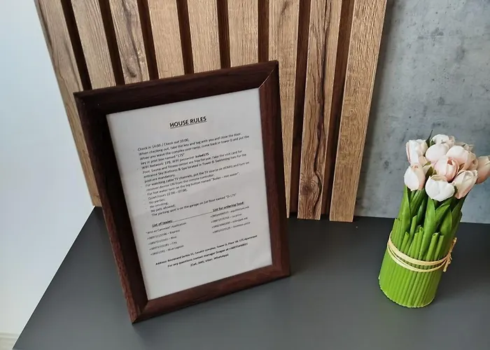 Apartment 19th & 18th & 7th Floor Secure With Pool & Fitness & Parking Included In Price *