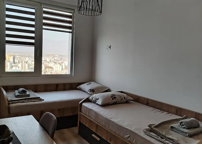 19th & 18th & 7th Floor Secure With Pool & Fitness & Parking Included In Price