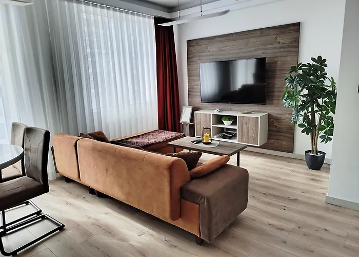 19th & 18th & 7th Floor Secure With Pool & Fitness & Parking Included In Price - Self Check-in Available Skopje