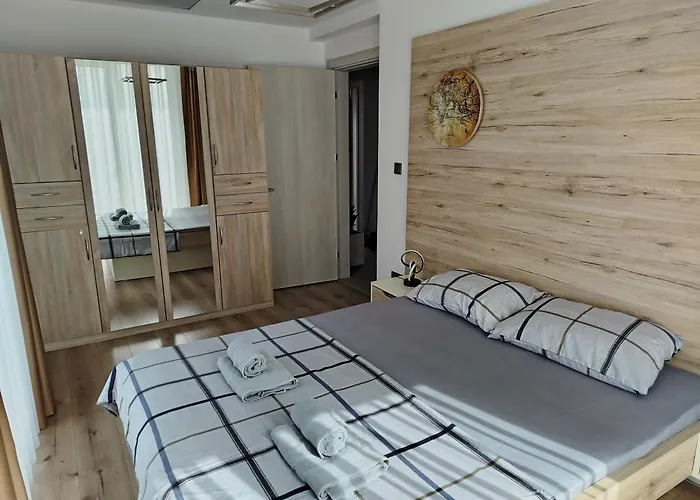 19th & 18th & 7th Floor Secure With Pool & Fitness & Parking Included In Price Apartment *