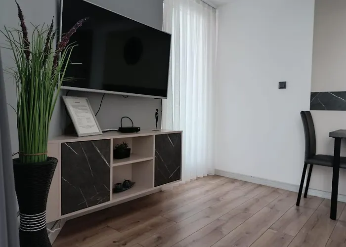 19th & 18th & 7th Floor Secure With Pool & Fitness & Parking Included In Price